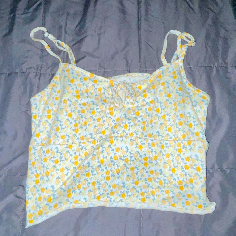 Women’s yellow floral sleep top!